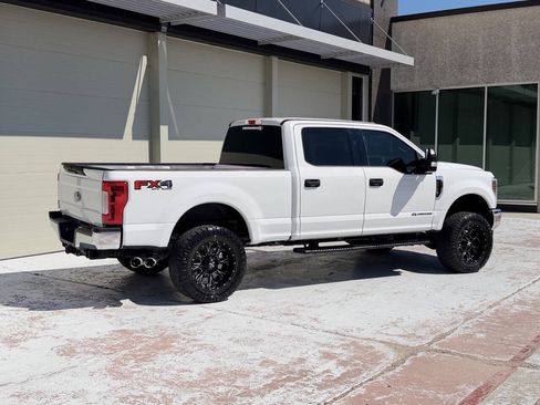 Used 2019 Ford F250 XLT w/ FX4 Off-Road Package AWD/4WD image 10