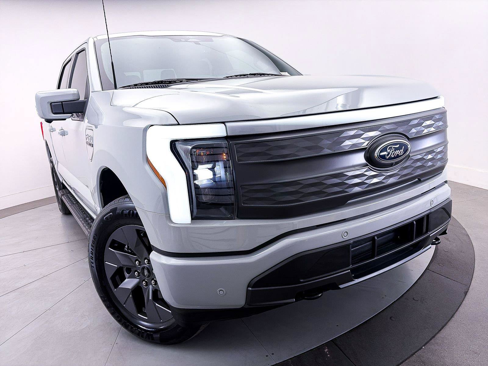Used 2023 Ford F150 Lightning Lariat AWD/4WD image 3