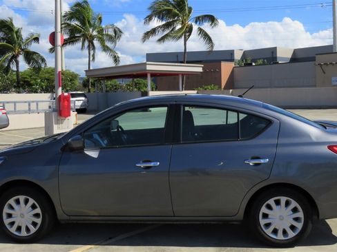 Used 2019 Nissan Versa SV FWD image 2