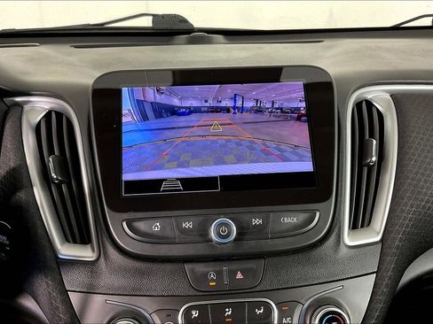 Used 2024 Chevrolet Malibu LT image 30