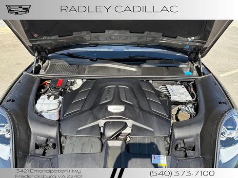 Used 2023 Porsche Cayenne AWD/4WD image 14