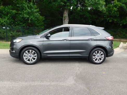 Used 2019 Ford Edge Titanium AWD/4WD image 2