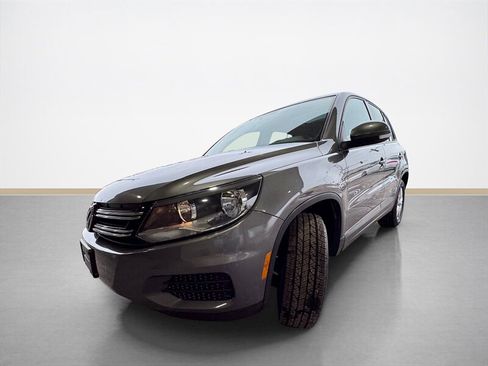 Used 2013 Volkswagen Tiguan S image 8