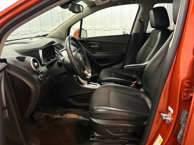 Used 2016 Chevrolet Trax LT w/ LT Sun and Sound Package AWD/4WD image 18
