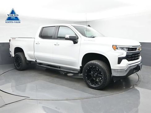 Used 2023 Chevrolet Silverado 1500 LT w/ Protection Package AWD/4WD image 1