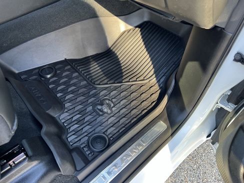 Used 2022 RAM 1500 Laramie image 8