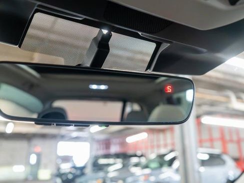 Used 2023 Subaru Forester Premium image 38