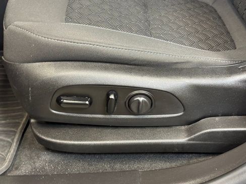 Used 2019 Chevrolet Blazer LT image 14