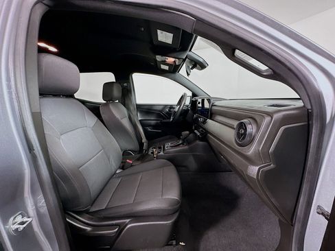 Used 2023 Chevrolet Colorado W/T image 27