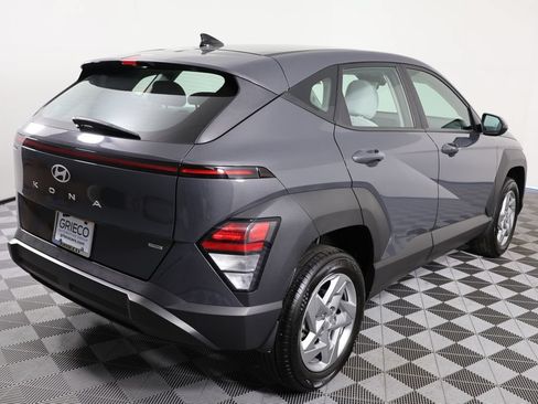 Used 2024 Hyundai Kona SE AWD/4WD image 8