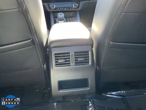 Used 2023 Mitsubishi Outlander SE image 39