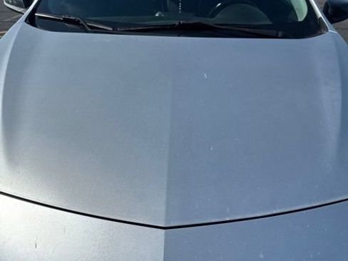 Used 2018 Chevrolet Malibu LT w/ Leather Package FWD image 2