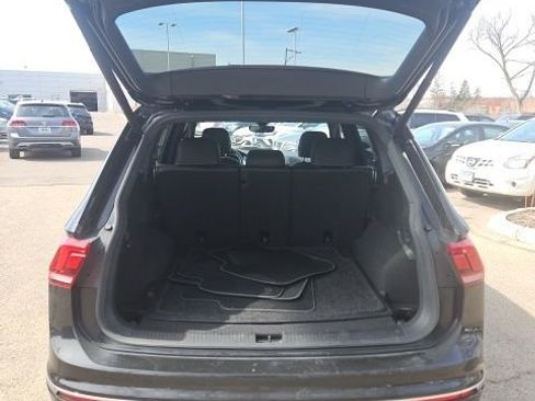 Certified 2021 Volkswagen Tiguan SEL Premium R-Line image 9