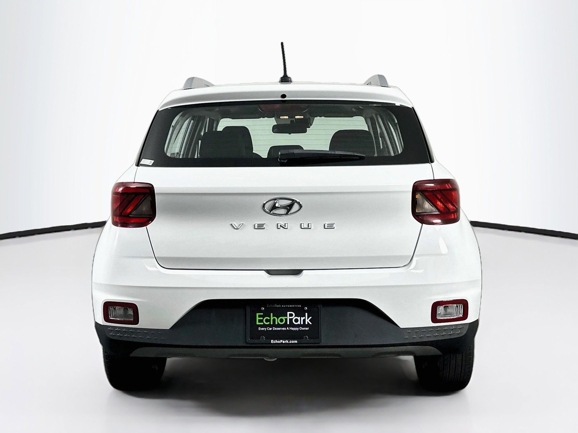 Used 2025 Hyundai Venue SEL FWD image 7