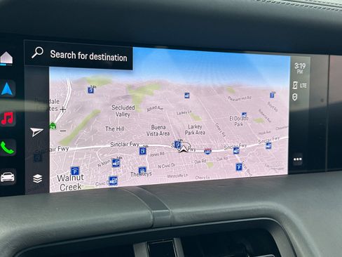 Used 2022 Porsche Taycan image 18