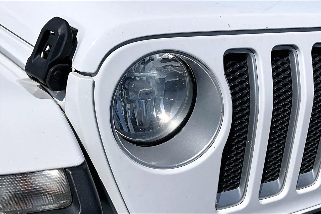 Used 2021 Jeep Wrangler Unlimited Sahara w/ Uconnect 4C Nav & Sound Group AWD/4WD image 29