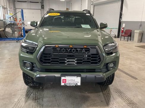 Used 2022 Toyota Tacoma TRD Off-Road image 2