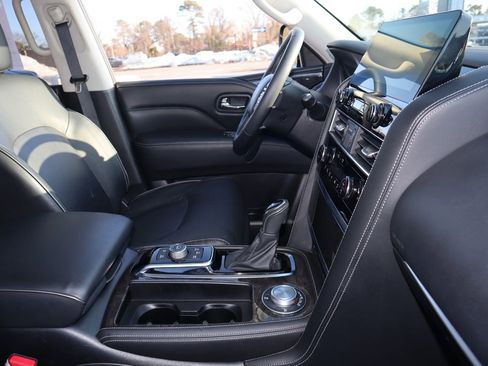 Used 2024 INFINITI QX80 Luxe image 17