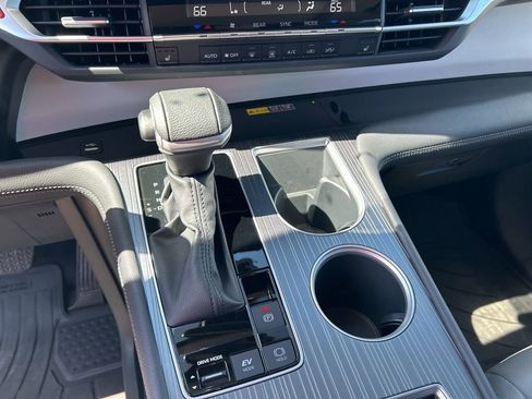 Used 2025 Toyota Sienna XLE w/ XLE Plus Package image 15