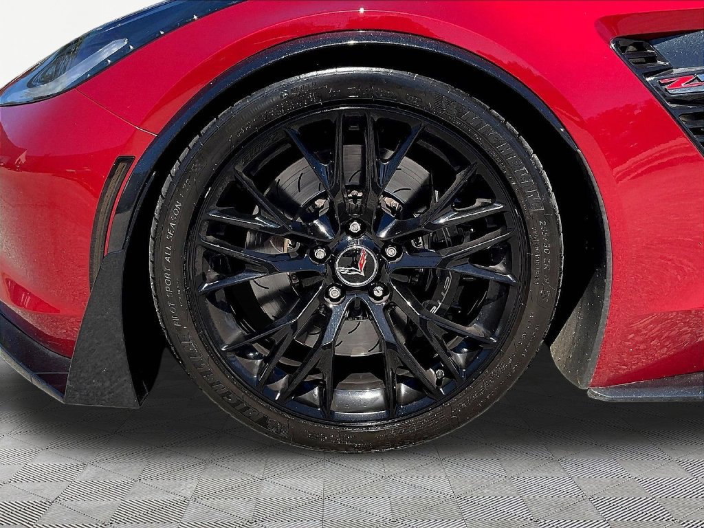 Used 2015 Chevrolet Corvette Z06 w/ 3LZ Preferred Equipment Group RWD image 33