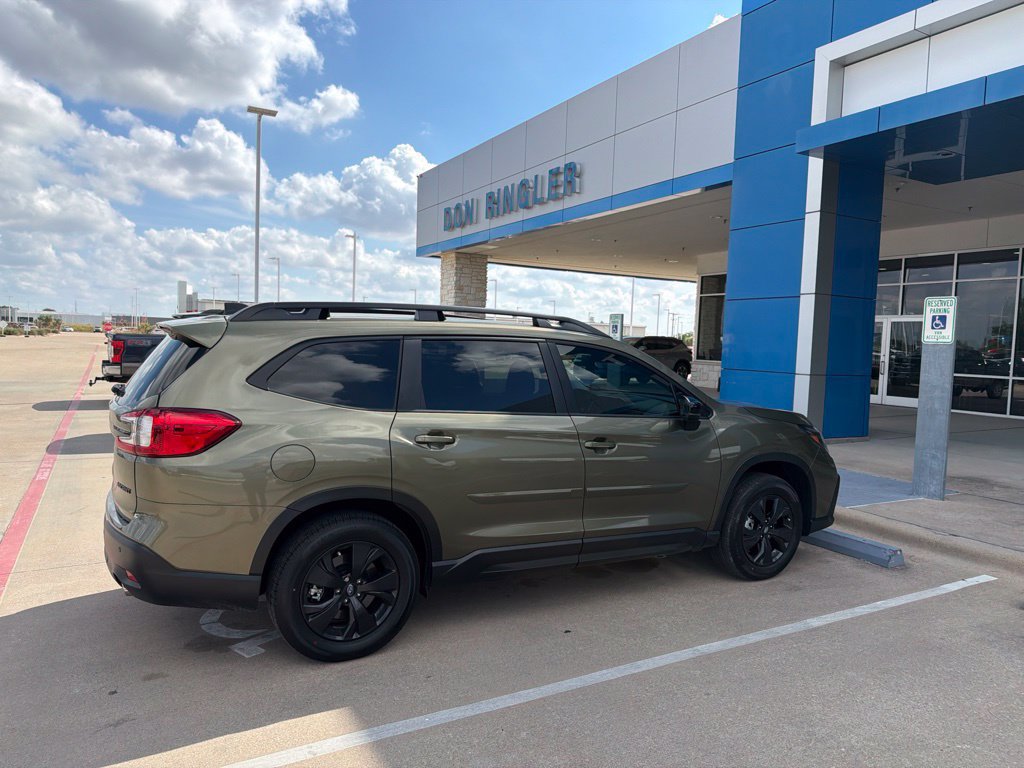 Used 2026 Subaru Ascent Premium AWD/4WD image 2