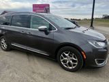 Used 2017 Chrysler Pacifica Limited w/ UConnect Theater Package image 4
