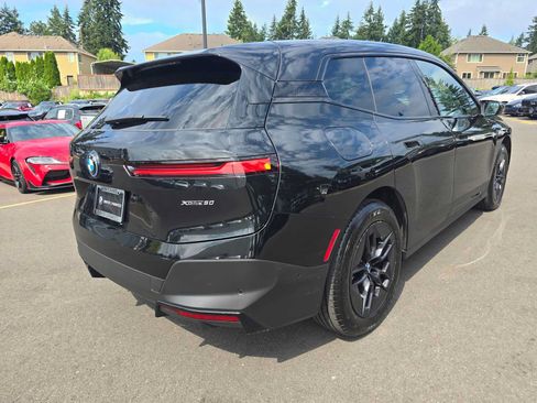 Used 2024 BMW iX xDrive50 w/ Premium Package AWD/4WD image 5