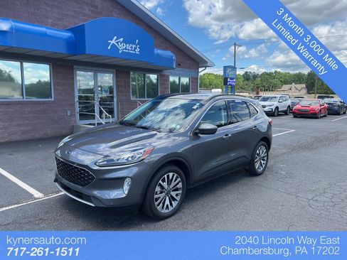 Used 2022 Ford Escape Titanium w/ Class II Trailer Tow Package AWD/4WD image 1