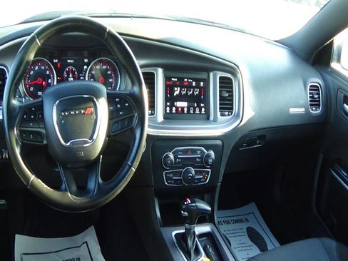 Certified 2022 Dodge Charger SXT image 11