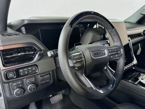 New 2026 GMC Yukon Denali w/ Advanced Technology Package AWD/4WD image 3