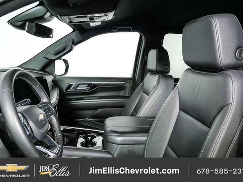Certified 2025 Chevrolet Tahoe LT RWD image 5