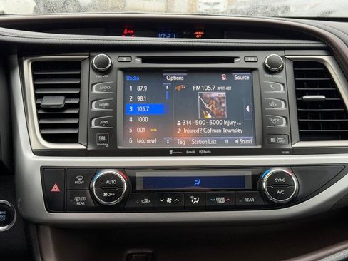 Used 2019 Toyota Highlander Limited image 14