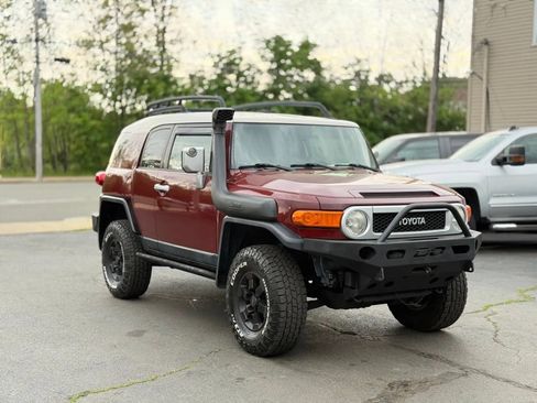 Used 2010 Toyota FJ Cruiser 4WD image 2