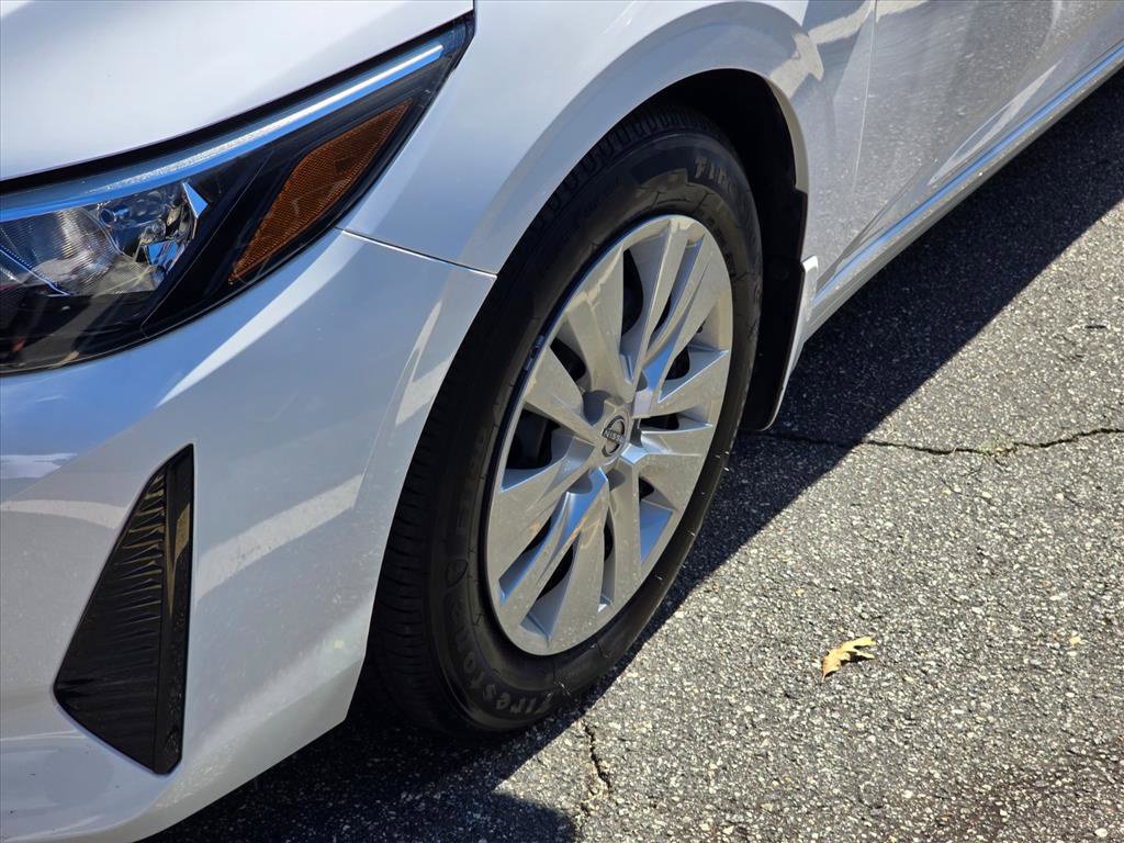Used 2025 Nissan Sentra S FWD image 19
