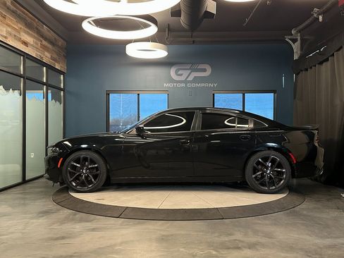 Used 2020 Dodge Charger SXT w/ Blacktop Package image 6