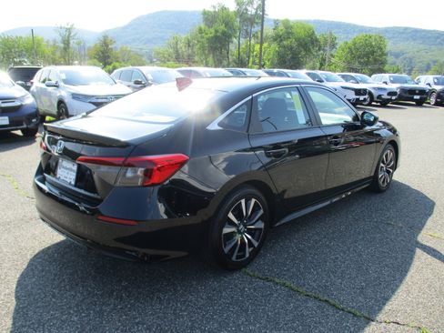 Certified 2024 Honda Civic EX image 5
