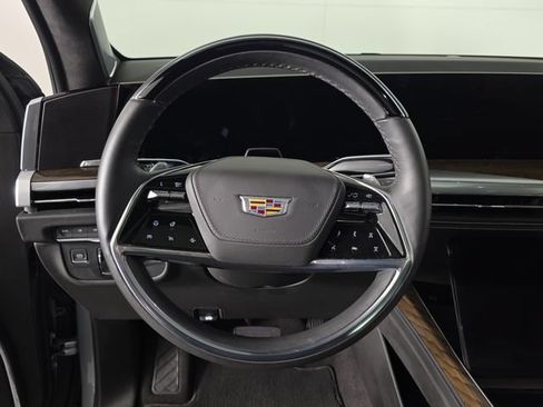 Certified 2025 Cadillac Escalade ESV Premium Luxury Platinum AWD/4WD image 11