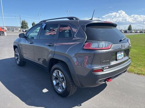 Used 2019 Jeep Cherokee Trailhawk w/ Cold Weather Group image 4