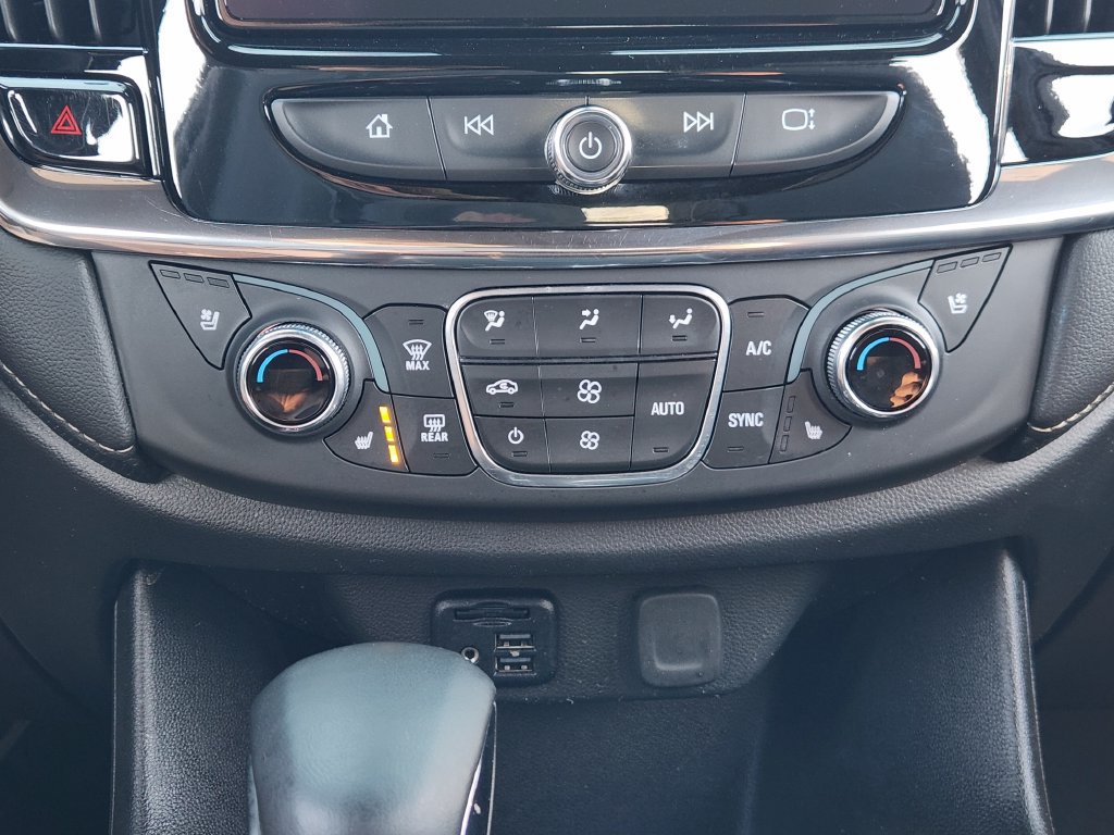 Used 2023 Chevrolet Traverse Premier w/ Redline Edition FWD image 17