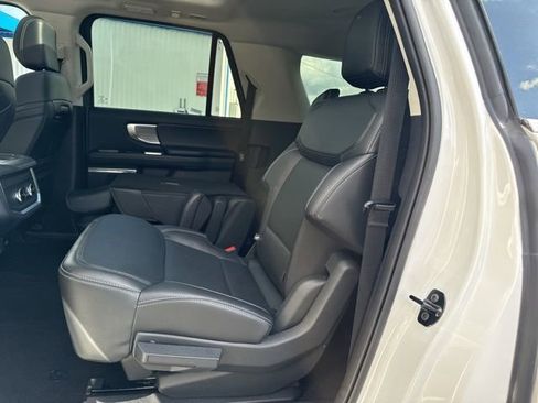 Used 2025 Ford Expedition Max Platinum AWD/4WD image 10