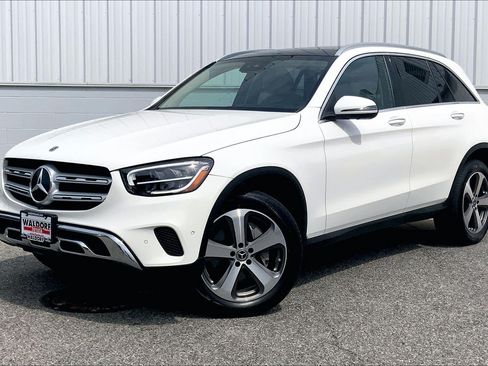 Used 2022 Mercedes-Benz GLC 300 4MATIC w/ Premium Package Lite image 2
