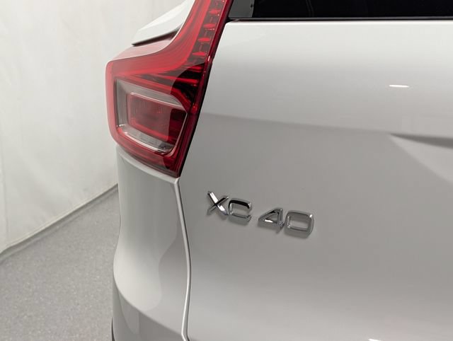 Used 2024 Volvo XC40 B5 Ultimate w/ Protection Package Premier AWD/4WD image 5