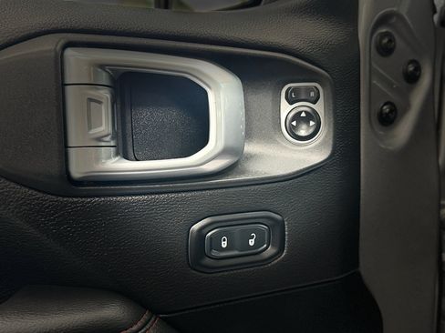 Used 2020 Jeep Wrangler Unlimited Rubicon AWD/4WD image 16