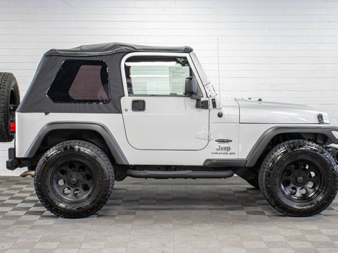 Used 2005 Jeep Wrangler X w/ Tire & Wheel Group (Ecco) AWD/4WD image 2