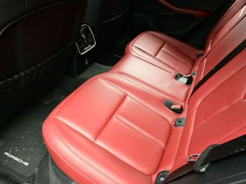 Certified 2024 Porsche Macan AWD/4WD image 15
