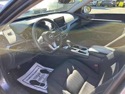 Used 2023 Nissan Altima 2.5 SV image 11