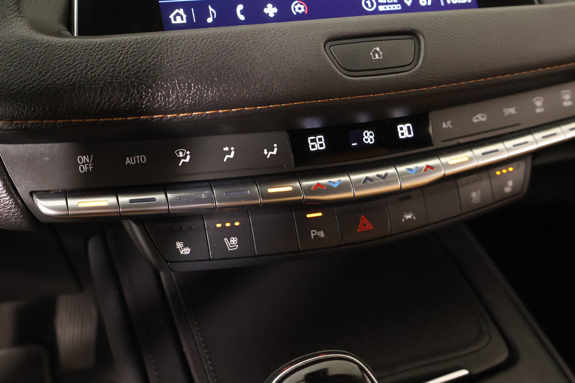 Used 2023 Cadillac XT4 Premium Luxury w/ Driver Assist Package FWD image 7
