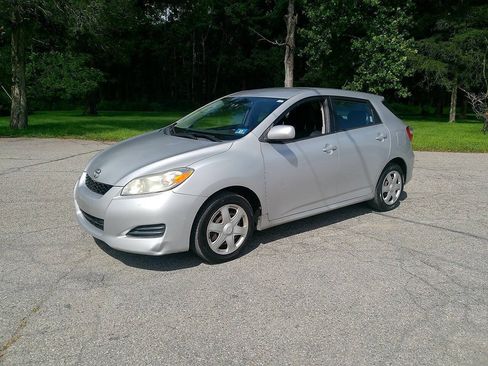 Used 2010 Toyota Matrix FWD image 6