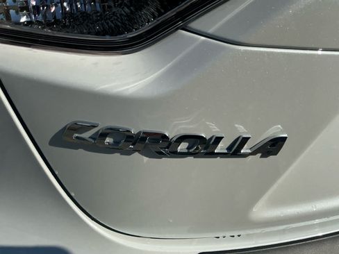 Used 2025 Toyota Corolla LE FWD image 20