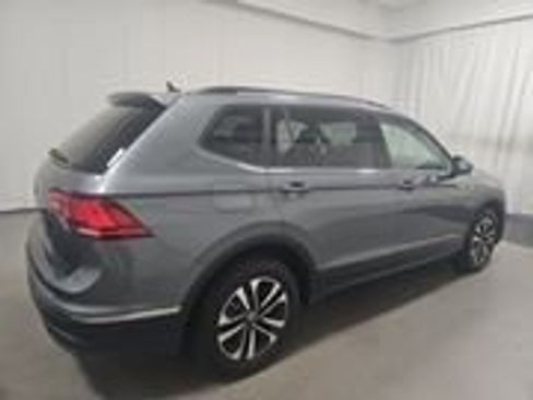 Used 2024 Volkswagen Tiguan S image 33